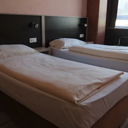 Royal City Hotel 2*
